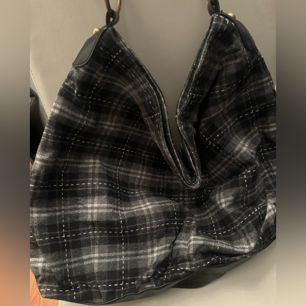 Oversized large zippered hobo bag